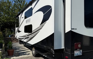 2022 Entegra Odyssey 31F with Double Bunk Beds