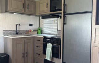 Beautiful 2020 Shadow Cruise travel trailer!