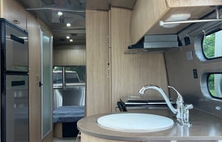 "Sky Glider" Airstream Flying Cloud 25FB