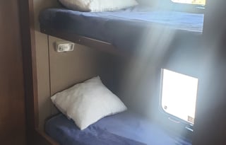 "Mo" fun- 2015 Coachmen Encounter 36BH(Bunk House)