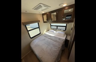 2018 JAYCO GREYHAWK 31FS BUNK UNIT LUXURY CLASS C