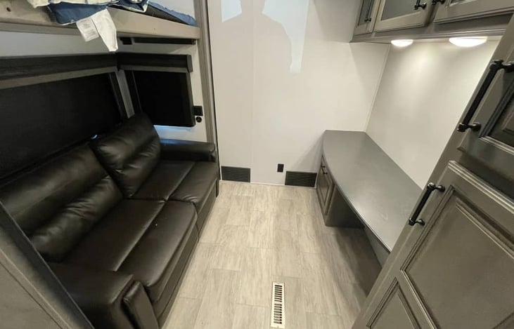Bunk Room/Office
