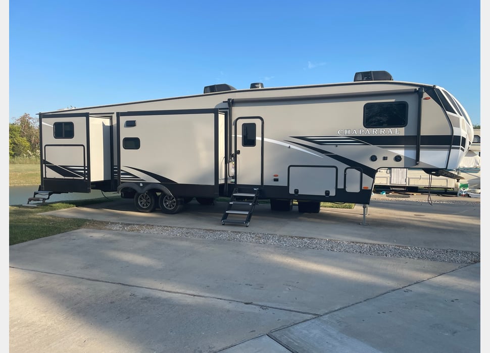 Fifth Wheel rentals in Mooreland
