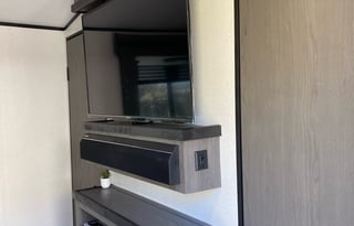 2021 Cruiser MPG - Private Bunk Room! King Bed!