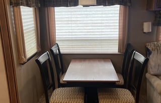 Great Family Escape w/ BunkHouse (Delivery Only)