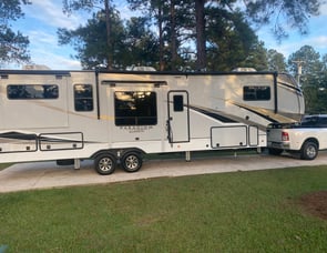 Alliance RV Paradigm 375RD