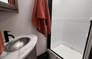 Sweet Retreat - Delivered luxury camper!