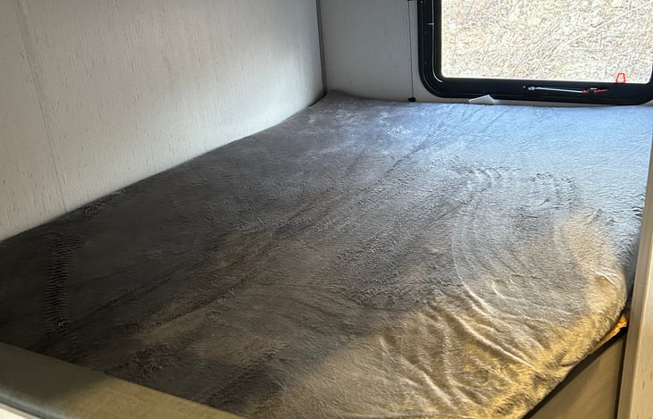 Lower bunk (emergency window )