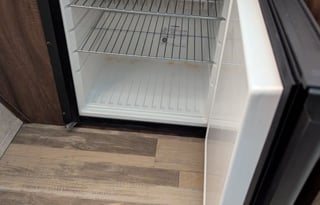 Small Pop-up Camper, Sleeps 4