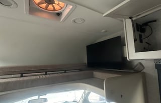 C8-*NEW*Thor LUXURY KING Bed, 8 Sleeper, StarLink