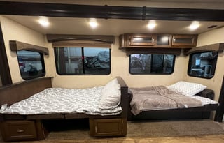 2017 Venture RV SportTrek 270VBH
