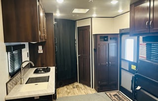 2019 Jayco Toy Hauler with patio -  Sleeps 6!