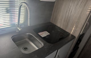 Minnie Winnie - Pet Friendly Bunk House RV