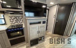 Modern Family & Pet Friendly North Trail Ultralite