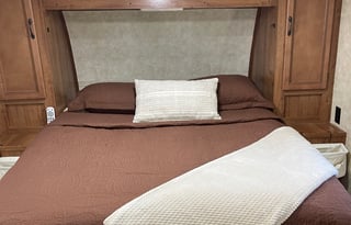 Clean Couples Camper-Delivery  or Self-Tow Option