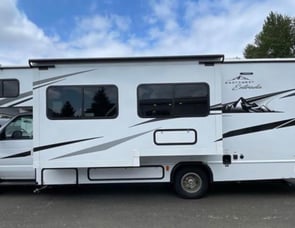 EAST TO WEST Entrada 2600DS