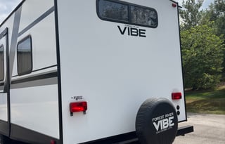 36ft Vibe Sleeps 10, Perfect for Family Adventures