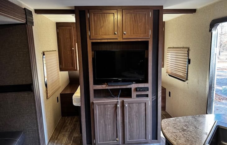 Entertainment center