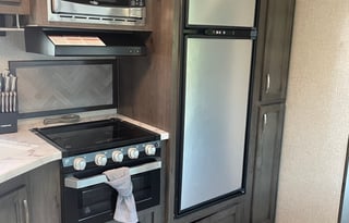 Take flight in our 2020 Jayco Jay Flight 32BHDS