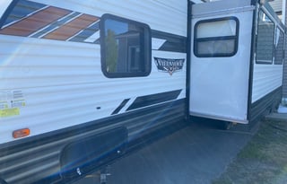 Family Glamper with bunkhouse and outdoor kitchen