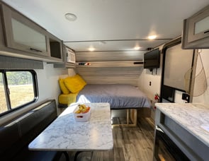 Dutchmen RV Coleman Lantern LT Series 17B