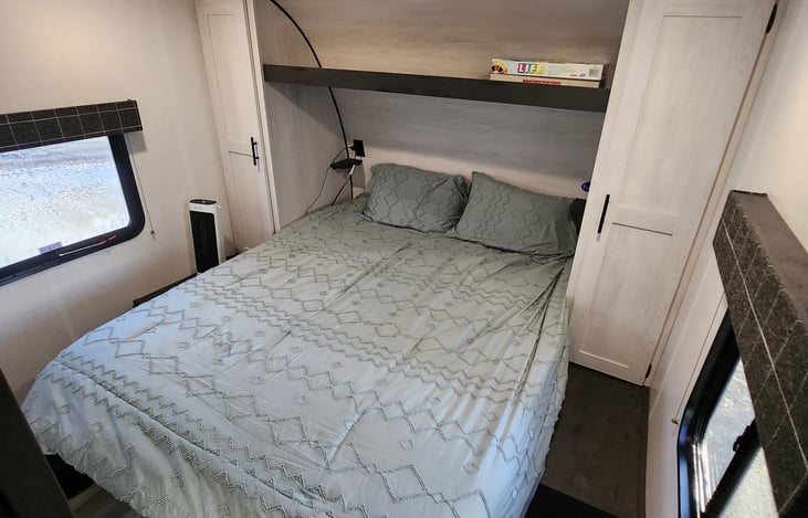 Master Bedroom (Queen)