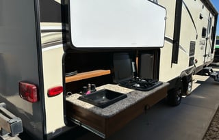 2018 Prime Time Tracer 285AIR Bunkhouse