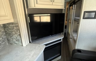 Leo's Legend- 2022 Holiday Rambler Navigator