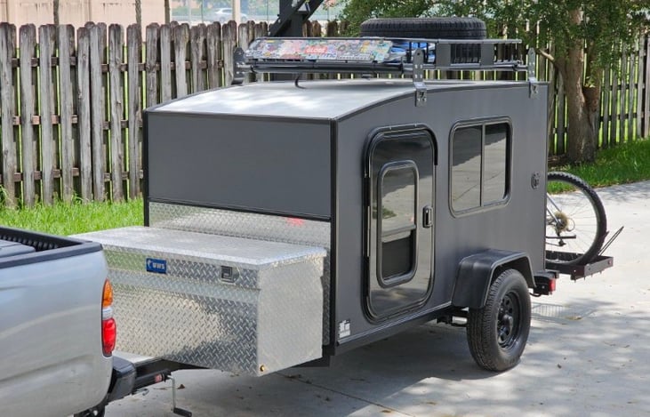This little, but comfortable trailer can be easily towed with any vehicle
