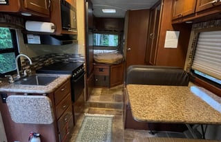 2016 Thor Motor Coach Chateau 22E