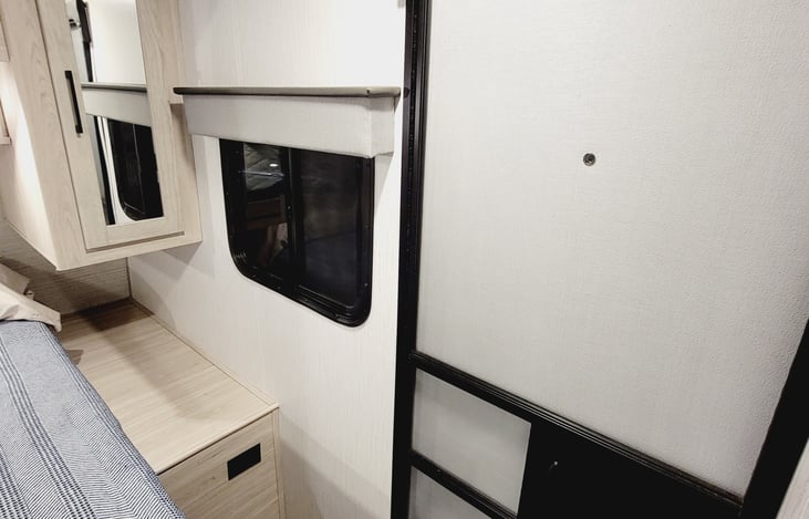 Additional screened door in bedroom.