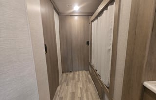 The Phoenix, 2026 Thor Motor Coach Omni TRAIL R36