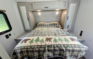 Salem FSX | Awesome toy hauler with large deck