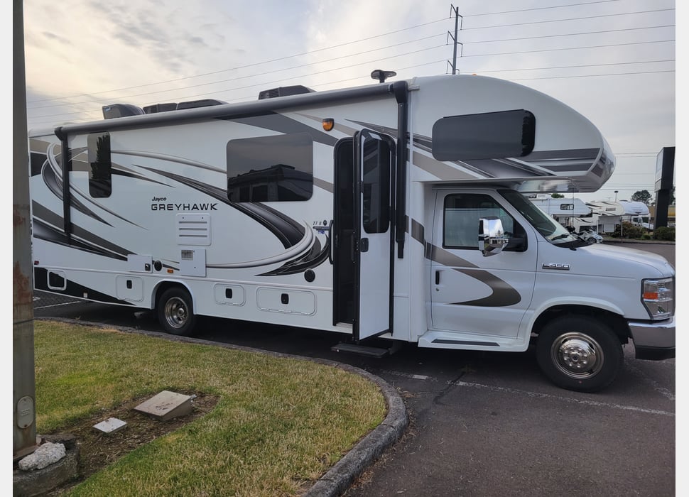 Class C Motor Home rentals in INDEPENDENCE