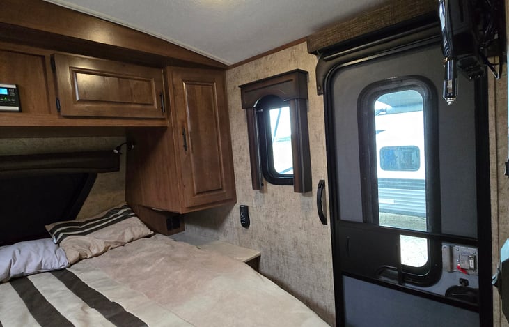 340 watts solar. Will run lights, and furnace. Need to plug in to shire power to have 12 v plug ins and TV, fireplace.