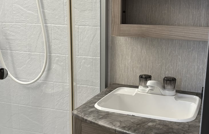 Full Bathroom with Vanity