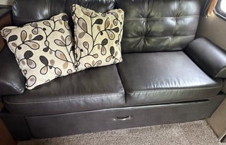 Family/Pet Friendly 2017 Forest River Salem 32BH