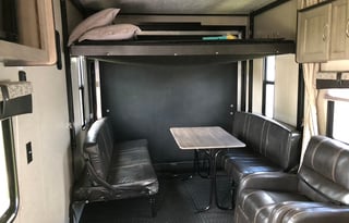 Hauly Shore is an amazing Toy Hauler!