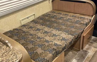 27 Foot Thor Motor Coach