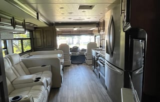 Sam & Kate’s Kid Approved RV Rental w/2 bathrooms