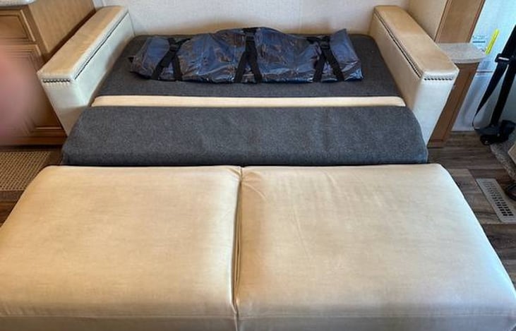Pull out sofa bed