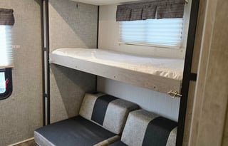 Family Friendly 2021 Heartland Mallard- Sleeps 8