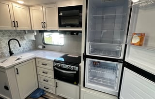 Roaming Retreat: Explore with Comfort!