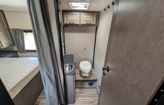 2019 Thor Majestic 28A - Your Family Fun Transport