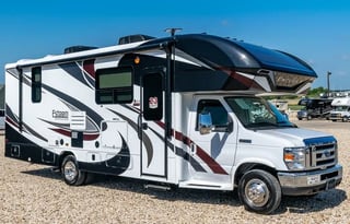 C19 *NEW* Entegra SLEEPS 8-STARLINK WiFi-MasterBed
