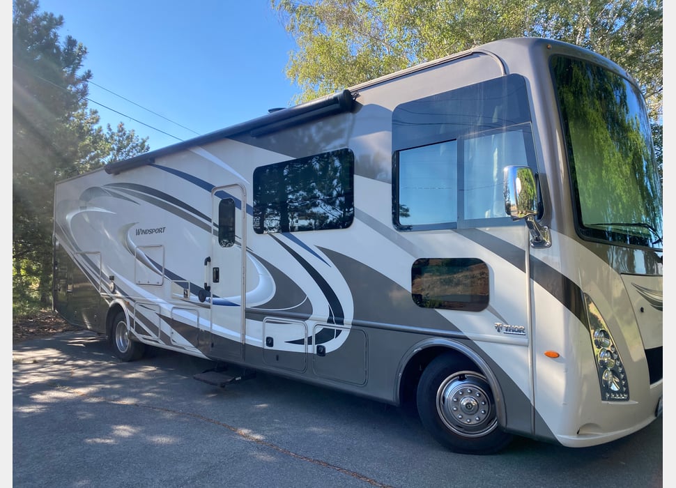 Class A Motor Home rentals in Ellensburg