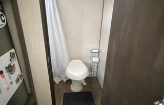 2021 Dutchmen RV Coleman Lantern LT Series 17B