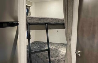 "Orion" 26' Bunkhouse, sleeps 8, loaded amenities