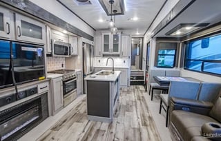 2023 KEYSTONE MONTANA HIGH COUNTRY! 2bd/2ba/loft