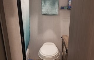 2023 Dutchmen RV Coleman Lantern LT Series 17B